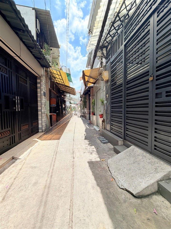 Bán nhà ngay âu cơ  lạc long quân  quận 11  sổ hồng riêng  hoàn công đủ  giá tốt dưới 6 tỷ