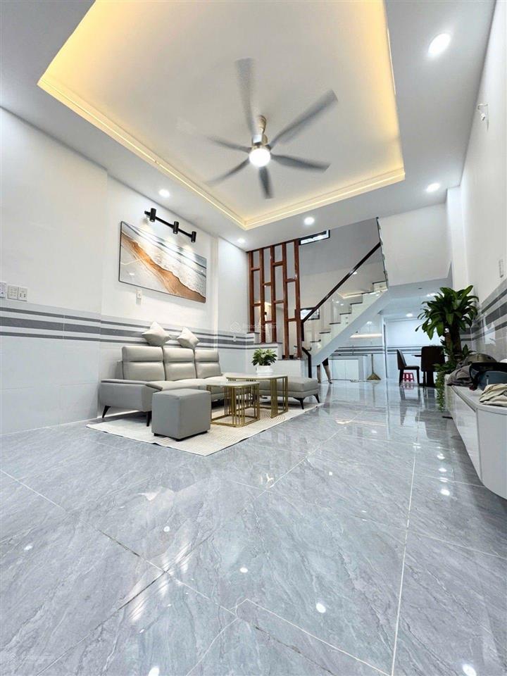 Nhà bán 3 tầng kiên cố  50m2  3 phòng ngủ  kế bên aeon mall tân phú  giá cực tốt chỉ 5,49 tỷ