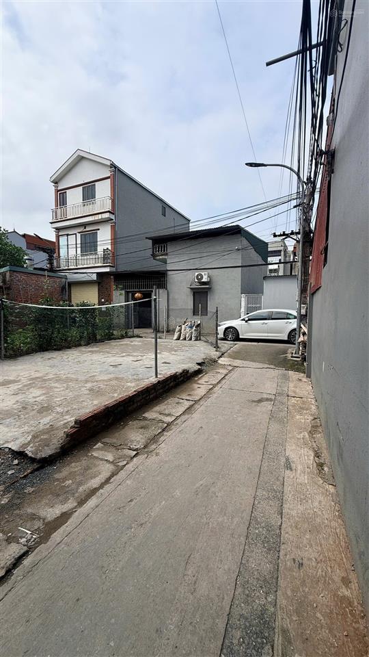 Bán nhanh 54m2 đất thổ cư sổ đỏ lô góc 2 mặt đường ô tô vào tận đất tại trung tâm xã an thượng