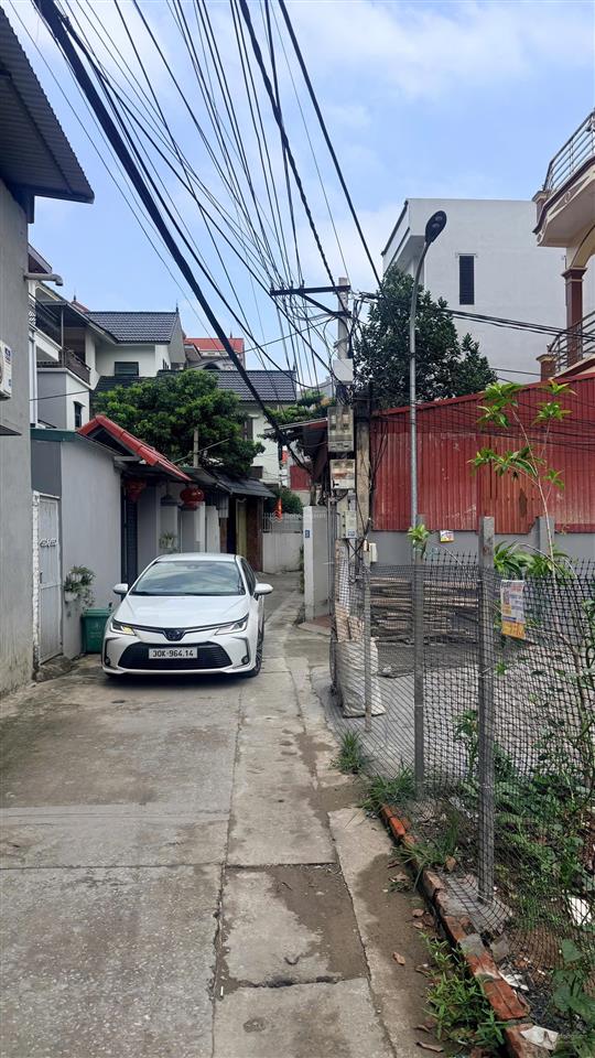 Bán nhanh 54m2 đất thổ cư sổ đỏ lô góc 2 mặt đường ô tô vào tận đất tại trung tâm xã an thượng