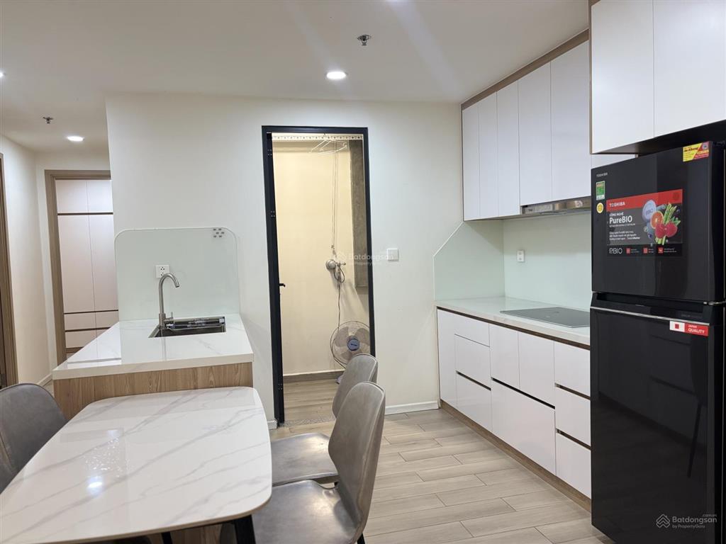 Bán gấp 2pn lumiere boulevard giá tốt