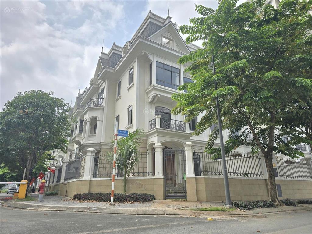 Bán gấp bt tại 10, victoria village, nguyễn mộng tuân, 53 tỷ, 222m2 bao đẹp