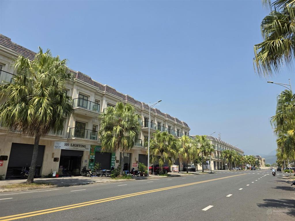 Siêu phẩm  cần bán gấp nhà 3 tầng đường 25m, kđt lakeside palace, tp đà nẵng  sổ hồng lâu dài