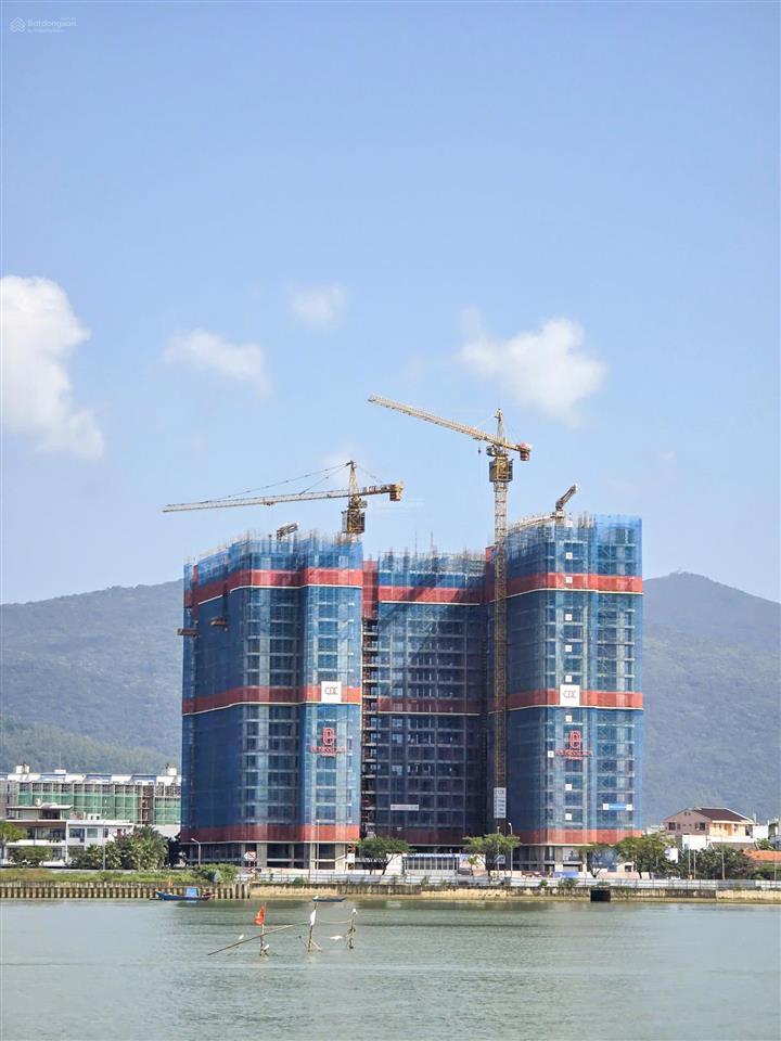 Cực hiếm, cần bán căn hộ peninsula 2 phòng ngủ, view biển mỹ khê đà nẵng, sổ đỏ lâu dài