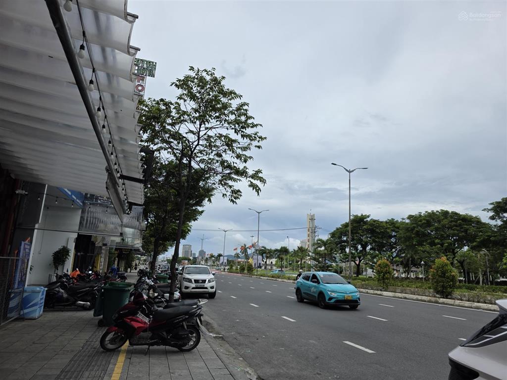 Siêu phẩm  cần bán đất 375m2 đường 2/9, đối diện da nang downtown, tp đà nẵng  sổ hồng lâu dài