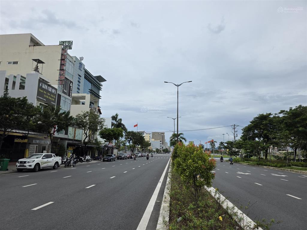 Siêu phẩm  cần bán đất 375m2 đường 2/9, đối diện da nang downtown, tp đà nẵng  sổ hồng lâu dài