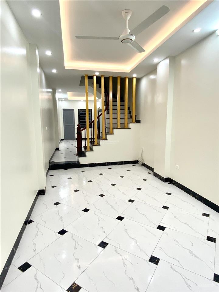 Chỉ 8.6x tỷ có nhà 4t37m2 sát sân bóng cầu đơ 4 oto đỗ ngay nhà ba bước chân ra phố sở hữu ngay ạ