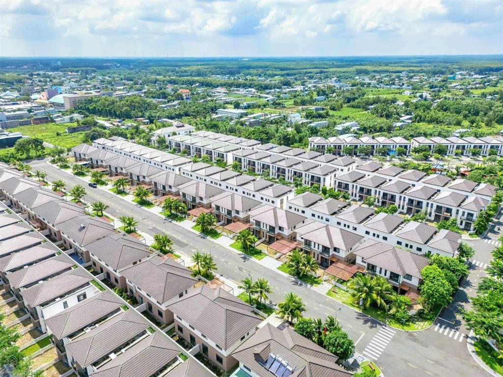 Nhà phố vườn phong cách nhật giá 1,9 tỷ/căn, sổ sẵn công chứng, nhà sẵn vào ở ngay
