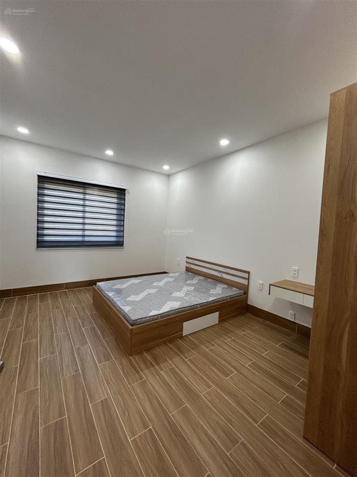 Nhà phố liền kề mới cho thuê, vào ở ngay, căn 4pn, giá 8tr/tháng.