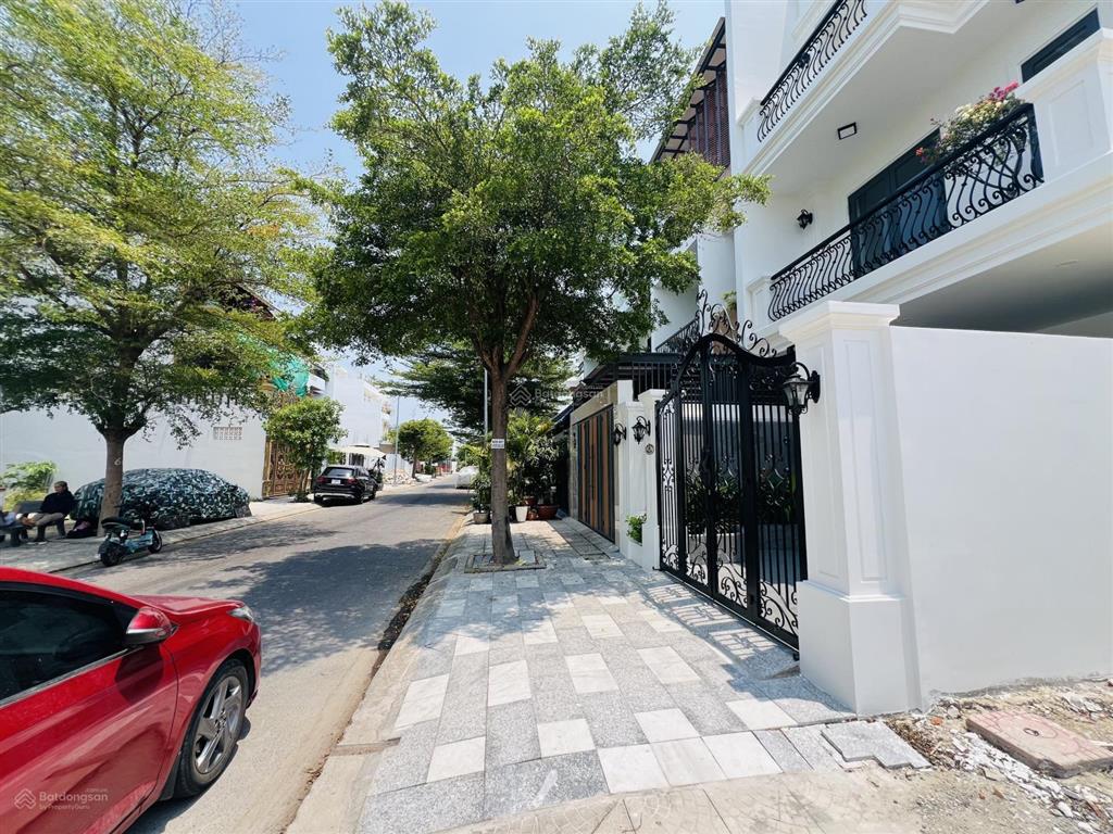 Nhà đẹp mỹ gia nha trang 9 tỷ 250 triệu. 100m2, 3pn, 5wc, view đẹp