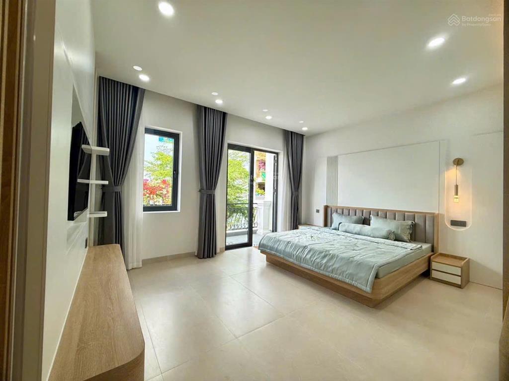 Nhà đẹp mỹ gia nha trang 9 tỷ 250 triệu. 100m2, 3pn, 5wc, view đẹp