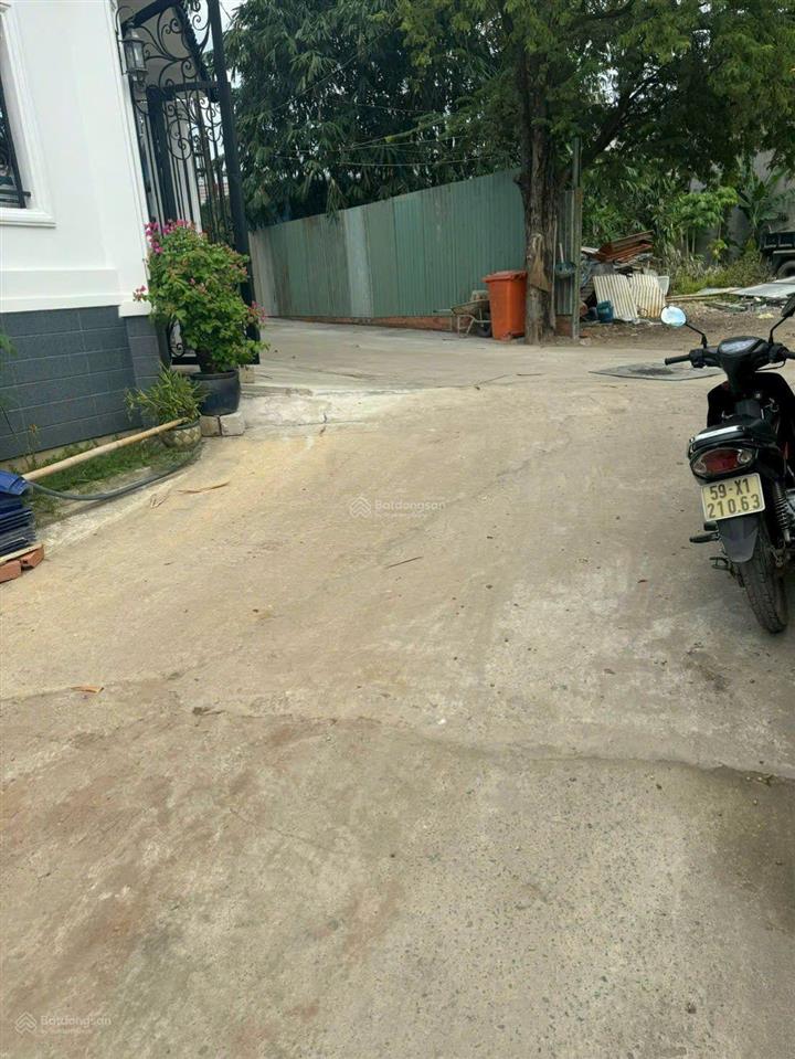 Bán đất 400m2 có nhà cấp 4 trung tâm long bình giảm sốc 16 tỷ còn 8.5 tỷ!