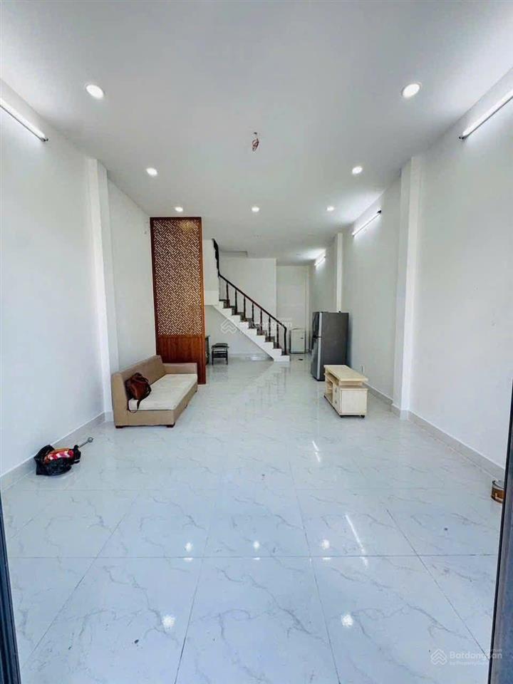 Nhà 50m 2 tầng đường xe hơi 9m chỉ 3.6 tỷ đường long thuận
