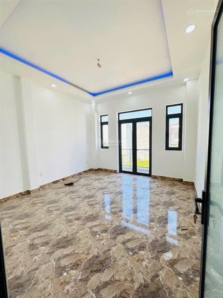 Nhà 50m 2 tầng đường xe hơi 9m chỉ 3.6 tỷ đường long thuận