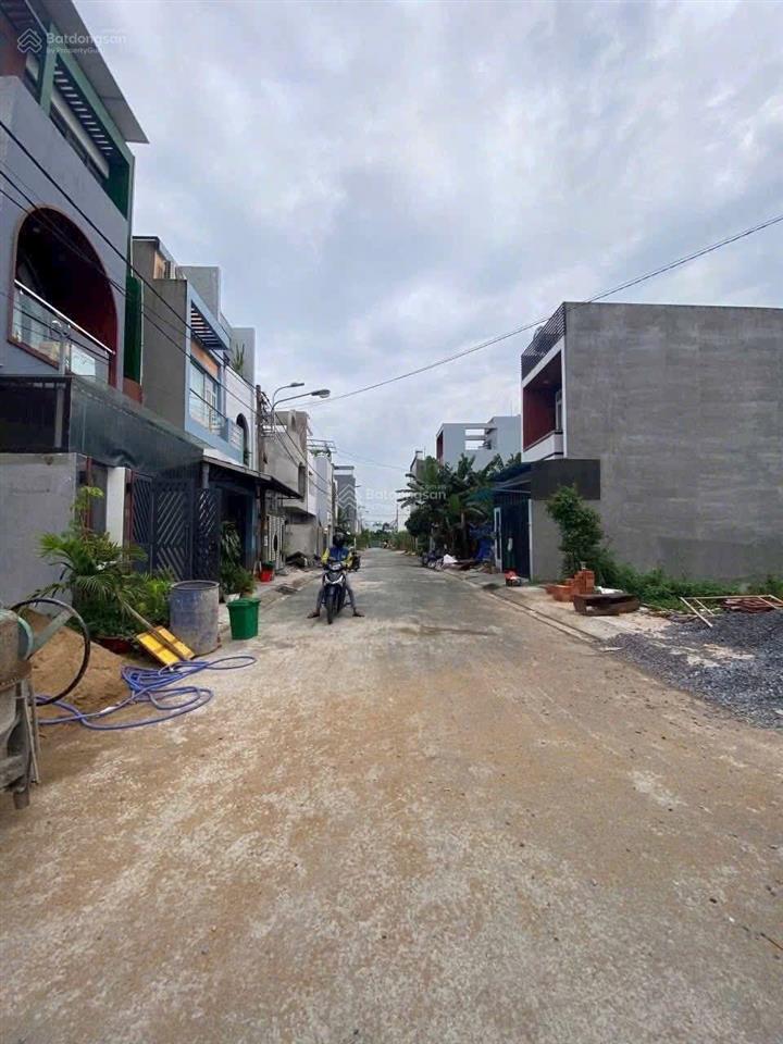 Nhà 50m 2 tầng đường xe hơi 9m chỉ 3.6 tỷ đường long thuận