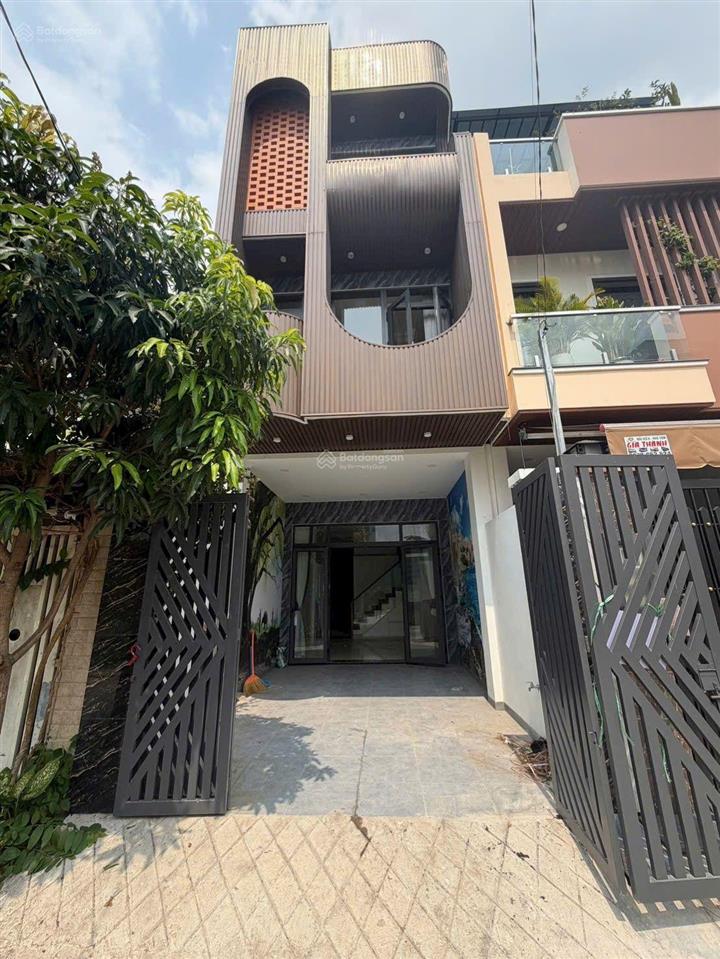 Ch nhà 3 tầng mới 69.3m xe hơi ngủ trong nhà cạnh vinhomes grand park
