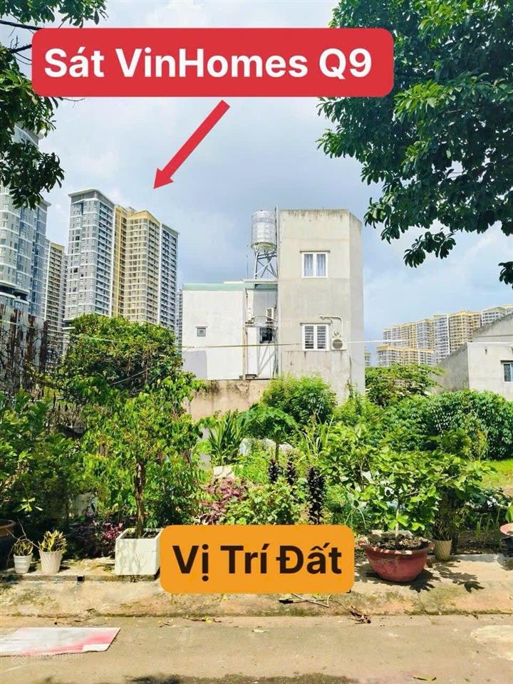 Đất 51m2 cạnh vinhomes grand park đường nhựa 8m chỉ 2.8 tỷ