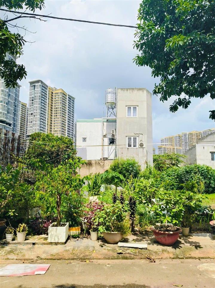 Đất 51m2 cạnh vinhomes grand park đường nhựa 8m chỉ 2.8 tỷ