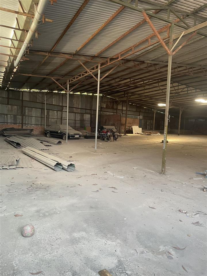 Cho thuê kho 600m2 sát bến xe miền đông mới