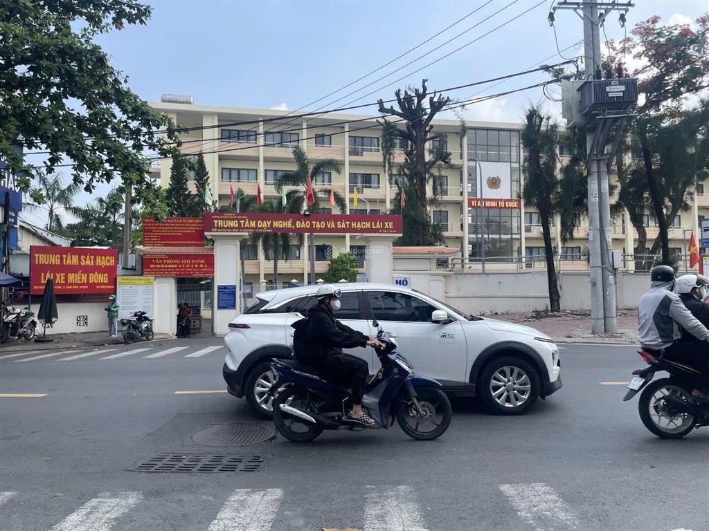 Đất vàng long thạnh mỹ 196,8m2 giảm còn 7,5 tỷ đi bộ ra trường chợ ủy ban