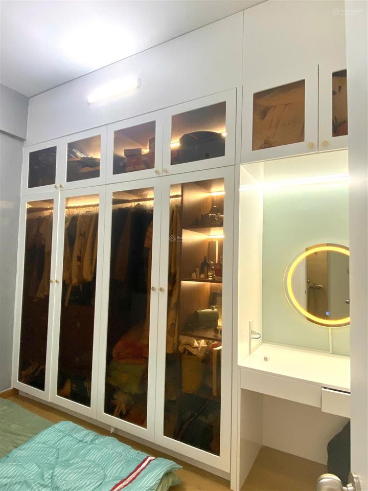 Chính chủ bán căn hộ 2pn2wc 65m2 giá 2.250 tỉ có nội thất