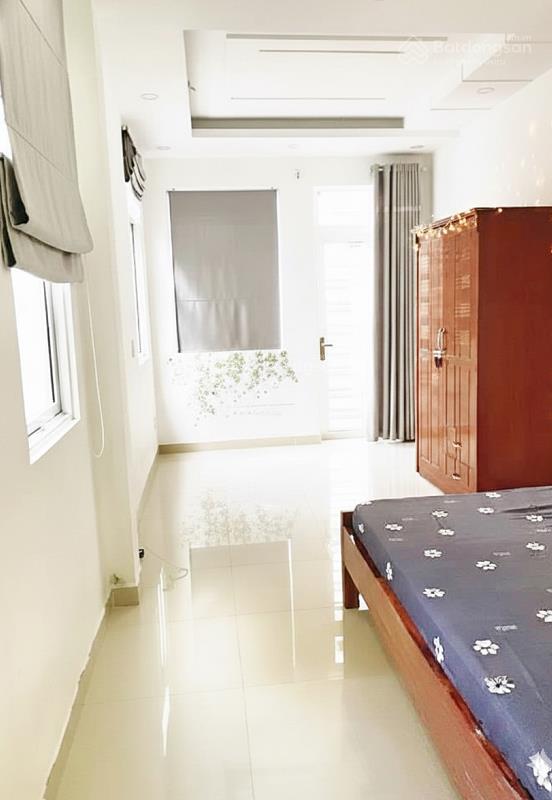 Tìm một nữ ở thuê phòng riêng bao nước & wifi  giờ tự do