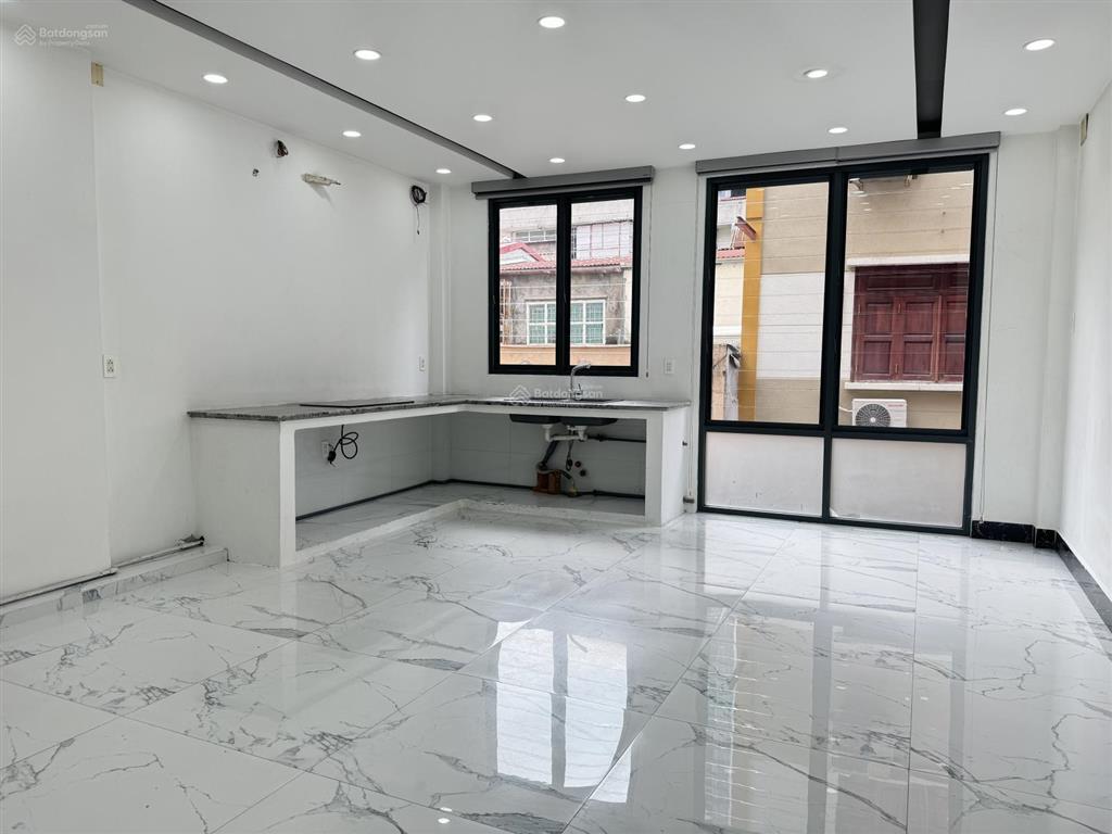Bán nhà hẻm nguyễn trãi q1, thông hxt 189 cống quỳnh, quận 1, 1 hầm, 7 tầng