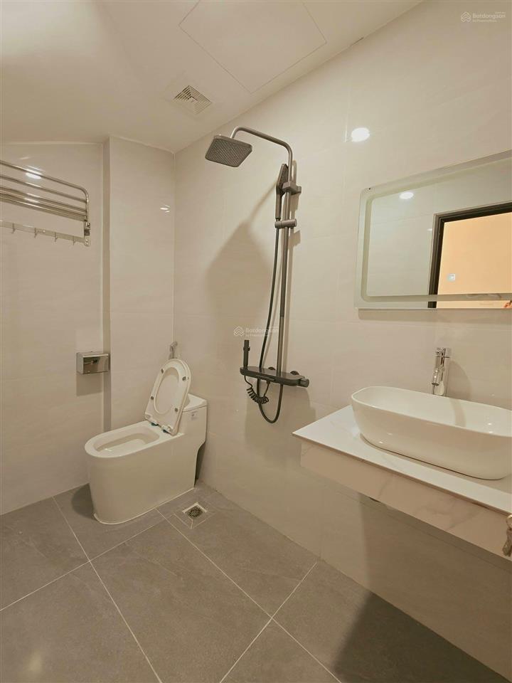 Bán nhà khu vực mỹ đình, từ liêm. dt 30m 6t full nội thất, ngõ thông, ô tô đỗ cửa. chỉ 8,9 tỷ
