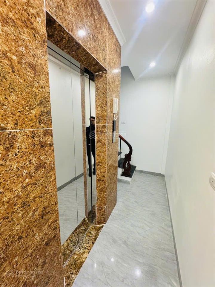 Bán nhà khu vực phú diễn,từ liêm 36m. ô tô 7 chỗ đỗ cửa.ngõ thông, 6t thang máy.nhỉnh 9t