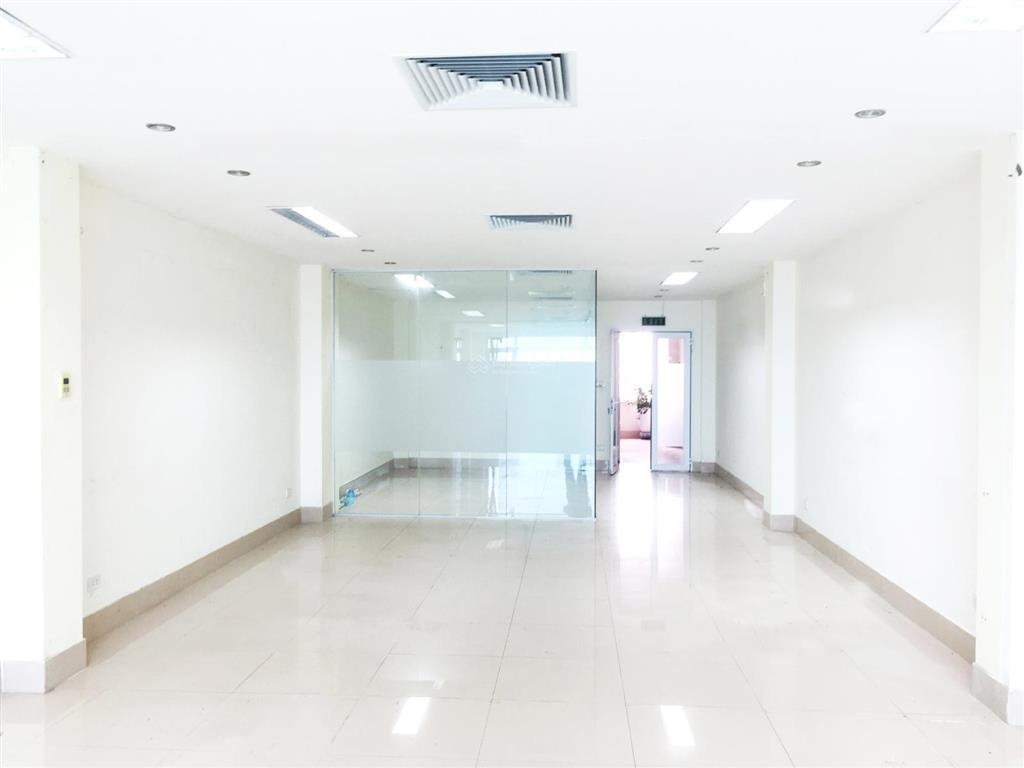 Cho thuê văn phòng view đẹp tại số 137 hoàng quốc việt, 120m2, 17 triệu