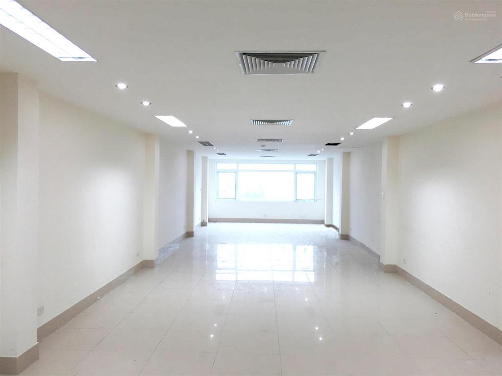 Cho thuê văn phòng view đẹp tại số 137 hoàng quốc việt, 120m2, 17 triệu