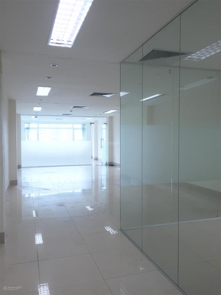 Cho thuê văn phòng view đẹp tại số 137 hoàng quốc việt, 120m2, 17 triệu