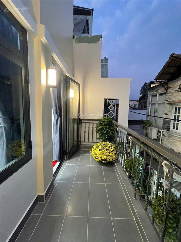 Nhà đẹp 3 lầu hẻm 751 trần xuân soạn, q7