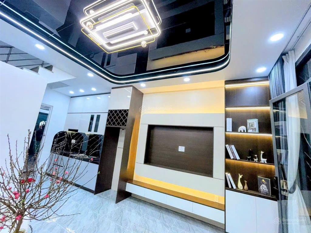 Nhà đẹp 3 lầu hẻm 751 trần xuân soạn, q7