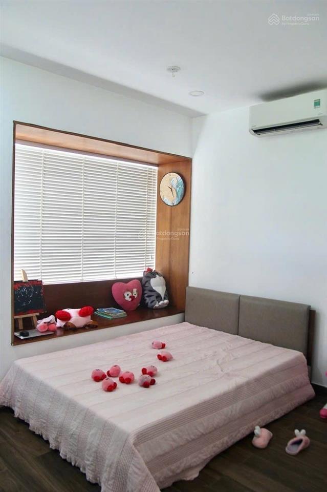 Nhà 4 tầng mặt tiền đường 16m  kdc tân quy đông, q7