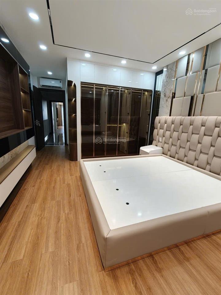 Bán nhà mt đường số 9  khu cư xá ngân hàng, tân thuận, quận 7