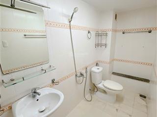 Nhà góc 2 mặt tiền  vị trí cực đẹp ngay trung tâm quận 7