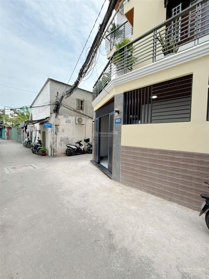 Nhà góc 2 mặt tiền  vị trí cực đẹp ngay trung tâm quận 7