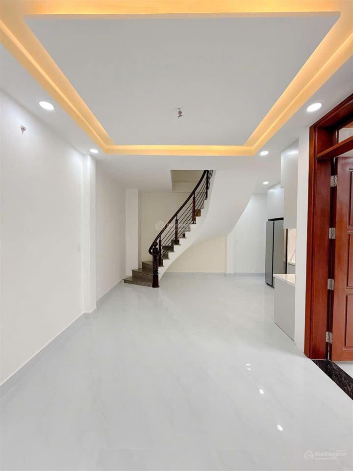 Nhà góc 2 mặt tiền  vị trí cực đẹp ngay trung tâm quận 7