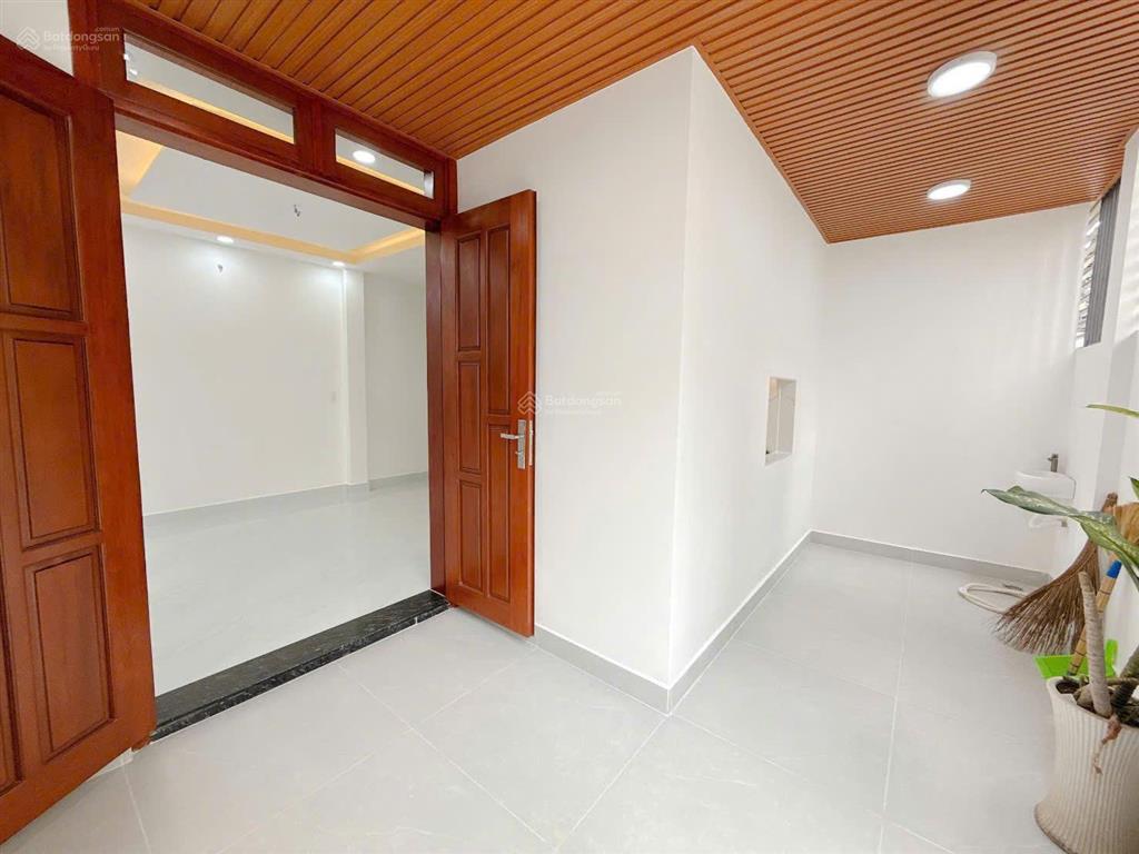 Nhà góc 2 mặt tiền  vị trí cực đẹp ngay trung tâm quận 7