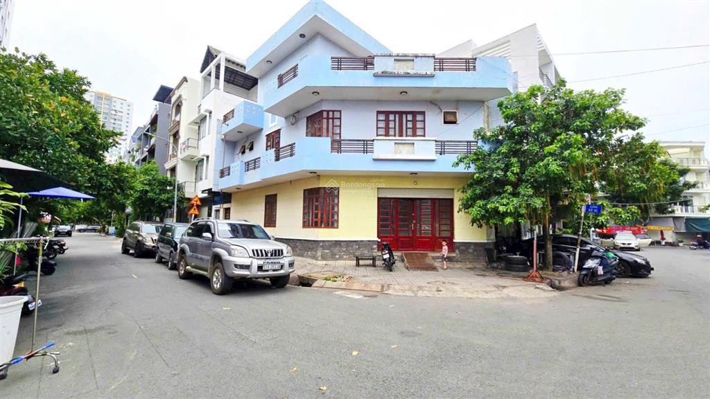 Bán nhà 3 tầng view công viên đường 16m phạm hữu lầu, phường phú mỹ, quận 7