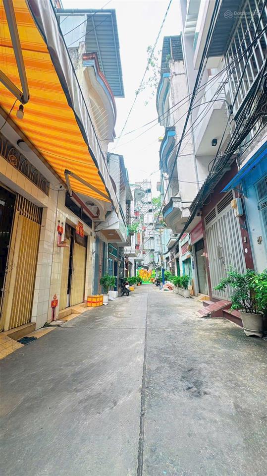 Bán nhà quận 10  hẻm xe hơi thông, cách mặt tiền chỉ 30m, giá chỉ 4,8 tỷ