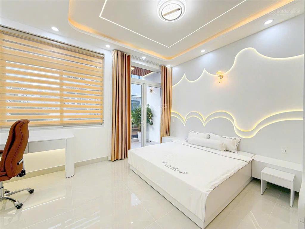 Bán nhà 3 tầng hẻm xe hơi, đường gò ô môi, p. phú thuận, quận 7.