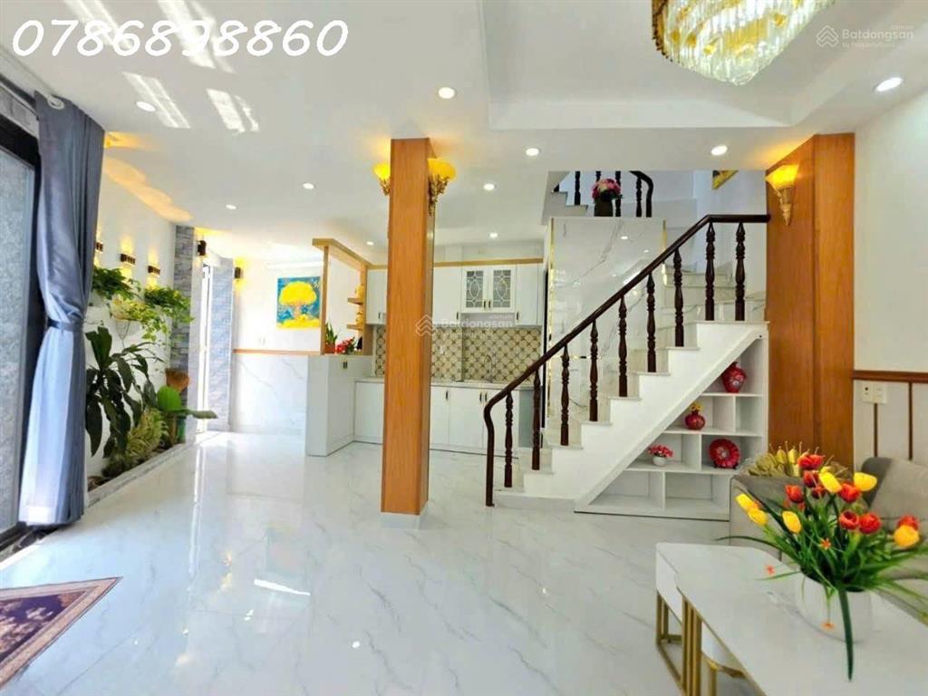 Bán nhà 3 tầng mới đẹp góc 2 mặt tiền xe hơi tới nhà