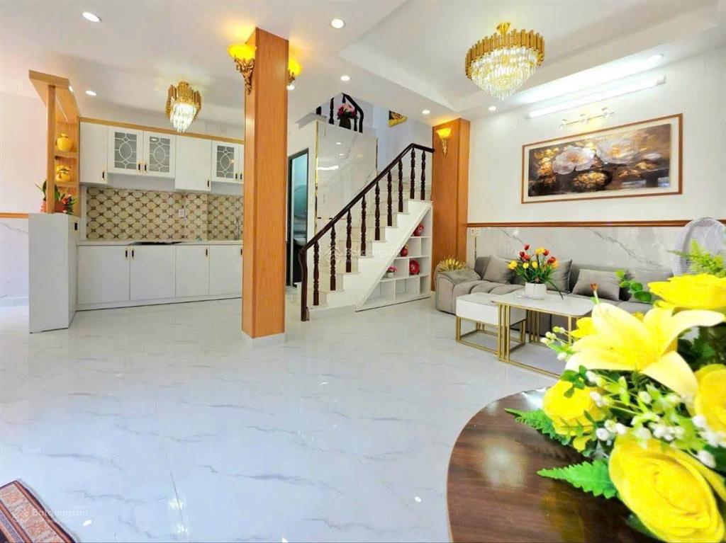 Bán nhà 3 tầng mới đẹp góc 2 mặt tiền xe hơi tới nhà