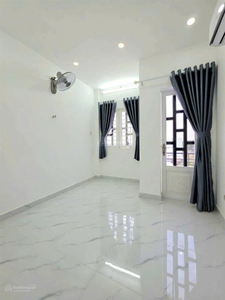 Bán nhà 3 tầng mới đẹp góc 2 mặt tiền xe hơi tới nhà