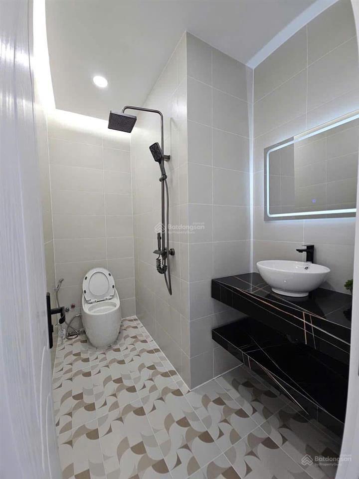 Bán nhà mới 100% 5 tầng btct hẻm âu dương lân, phường chánh hưng q8