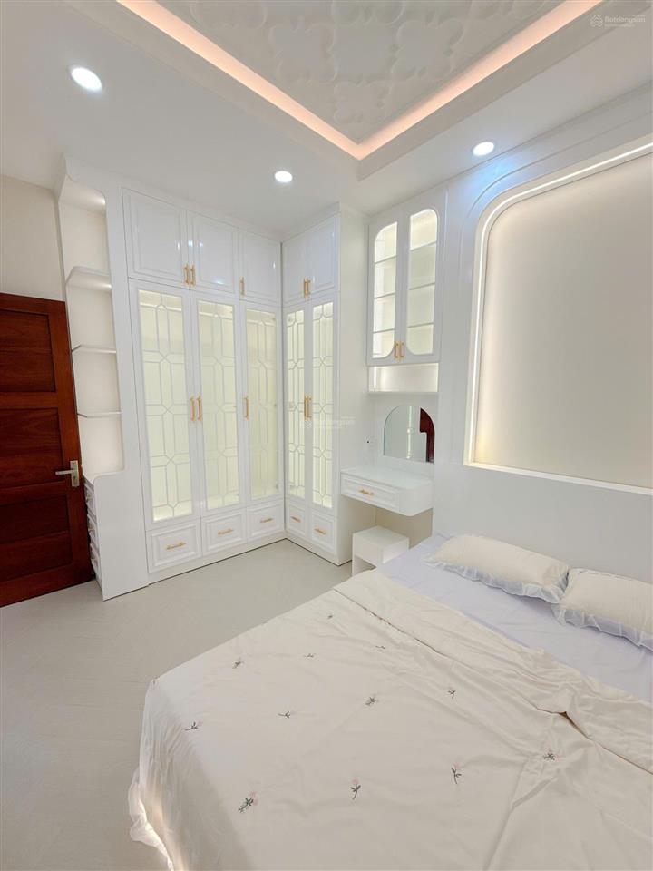 Bán nhà đẹp 2 tầng full nội thất huỳnh tấn phát p tân thuận tây q7