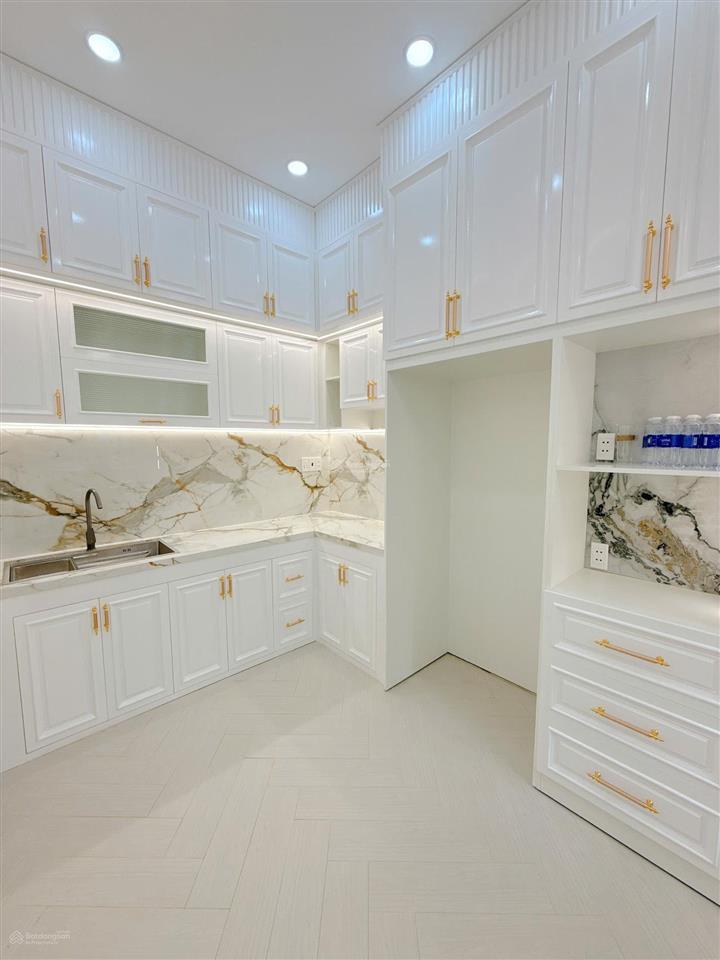 Bán nhà đẹp 2 tầng full nội thất huỳnh tấn phát p tân thuận tây q7