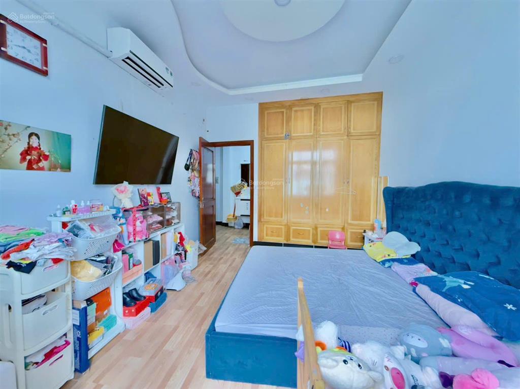 Bán nhà bề ngang 7m, đối diện emart gò vấp, 4pn, hẻm nhựa 4m cách mặt tiền 20m, 1t, 3l, nt full